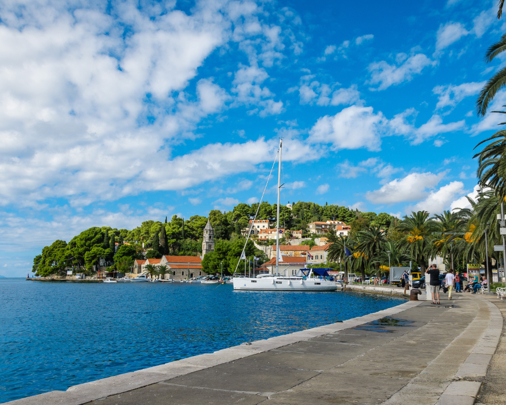 charter-yacht-anchor Family Sailing Holidays in France with a Catamaran