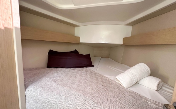 tempus-ii-cabin room 2_tempus-ii-cabin_room Family Sailing Holidays in the Mediterranean areas of Greece, Italy, Spain and France. - Family Sailing Holidays in Barcelona | TEMPUS II Yacht Charter
