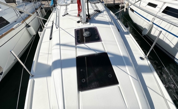 tempus-ii-sunroof 2_tempus-ii-sunroof Family Sailing Holidays in the Mediterranean areas of Greece, Italy, Spain and France. - Family Sailing Holidays in Barcelona | TEMPUS II Yacht Charter