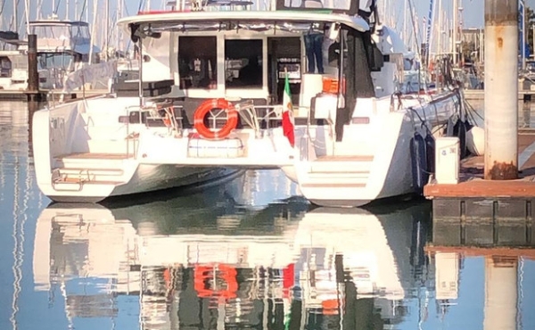 back of lagoon 40 samana 3_back_of_lagoon_40_samana Family Sailing Holidays in the Mediterranean areas of Greece, Italy, Spain and France. - Lagoon 40 Samana | Luxury Family Catamaran Charter Sicily