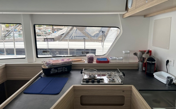 lagoon-42-galley 4_lagoon-42-galley Family Sailing Holidays in the Mediterranean areas of Greece, Italy, Spain and France. - Lagoon 42 - Sunrise | Family Sailing Catamaran Charter