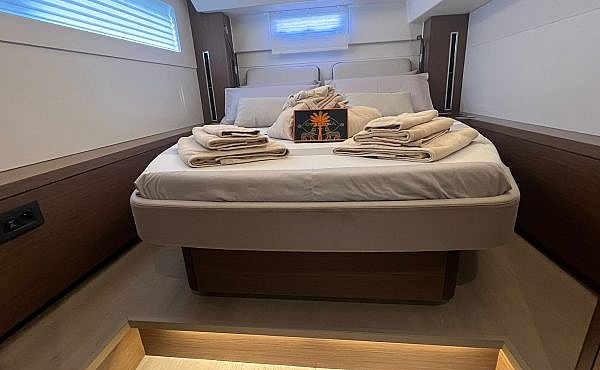 7_double-cabin-eliblu Family Sailing Holidays in the Mediterranean areas of Greece, Italy, Spain and France. - Lagoon 46 ELIBLU | Family Sailing Yacht Sicily