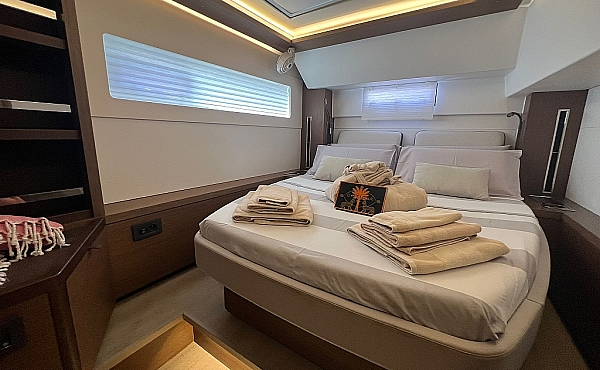 7_lagoon-46-eliblu-cabine Family Sailing Holidays in the Mediterranean areas of Greece, Italy, Spain and France. - Lagoon 46 ELIBLU | Family Sailing Yacht Sicily