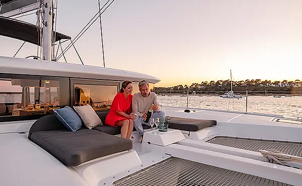 7_lagoon-46-eliblu-cockpit-avant Family Sailing Holidays in the Mediterranean areas of Greece, Italy, Spain and France. - Lagoon 46 ELIBLU | Family Sailing Yacht Sicily